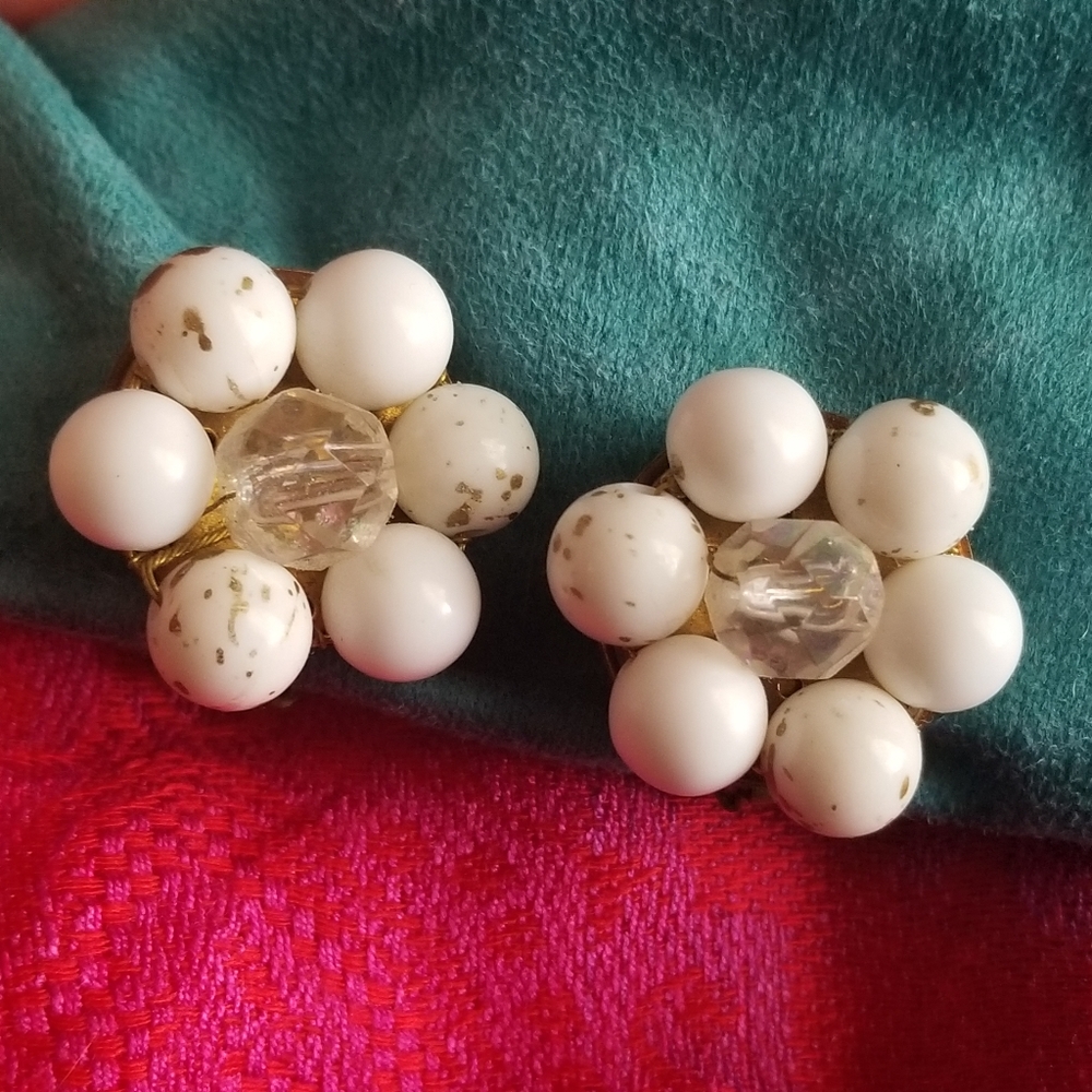 Vintage bead earrings clip on white with gold flecks